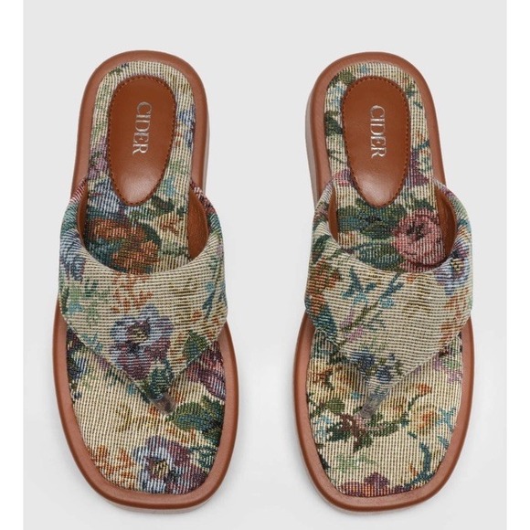 Women's Cider Fabric Tapestry Flip Flop Sandals Cottagecore Y2K Momcore Siren - Picture 1 of 11